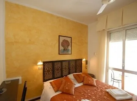 Hotel Everest 2*